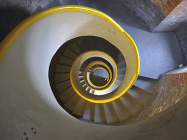 Spiral staircase - CC BY-SA 3.0   DerHexer (Wikipedia)	https://upload.wikimedia.org/wikipedia/commons/c/c5/Circular_stairs_in_Hel.jpg